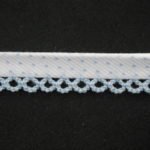 Sbieco pre-piegato con merletto finale celeste con fondo bianco 1.5cm