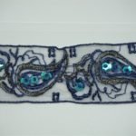 Rifinitura in organza ricamata con paillettes e perline bluette 4cm